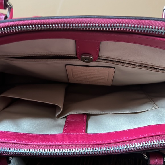 Coach Bag - Picture 2 of 3